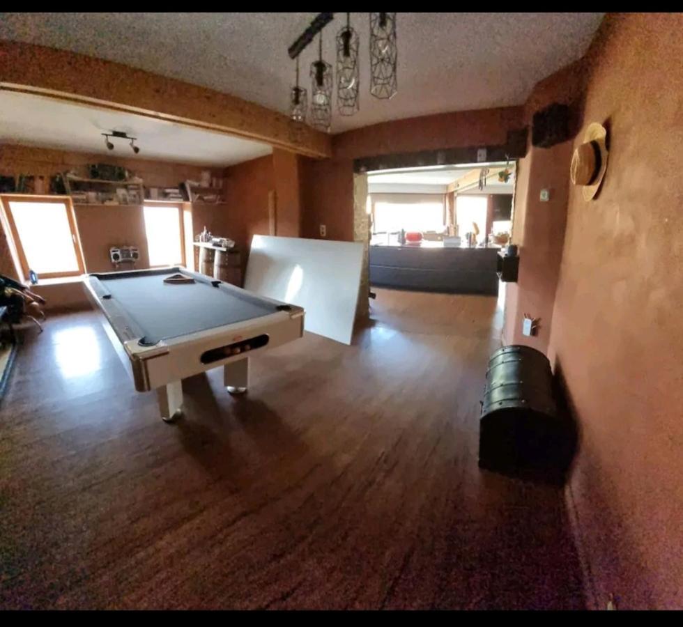 Gee Is Sharing Her Home Liege Exterior photo